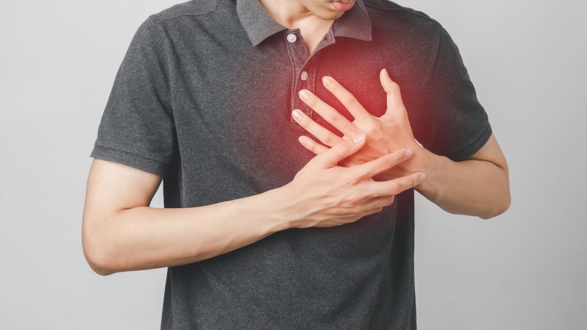 Além da dor no peito: médicos apontam 5 sinais incomuns do infarto