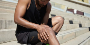 Bursite do joelho dor no joelho principais doenças e como tratar - marque consulta na clinica sim